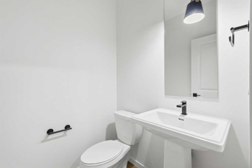 48 Herron Way Ne, Calgary, AB - Indoor Photo Showing Bathroom