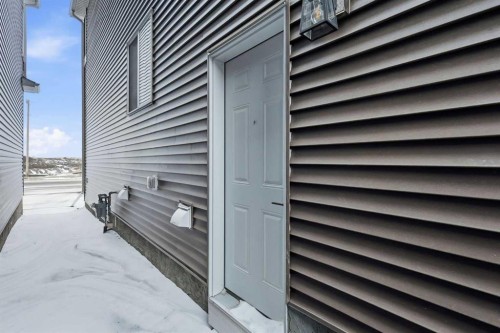 48 Herron Way Ne, Calgary, AB - Outdoor