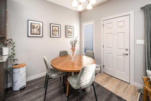 7173 Cardinal Way Sw, Edmonton, AB - Indoor Photo Showing Dining Room