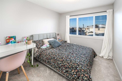 7173 Cardinal Way Sw, Edmonton, AB - Indoor Photo Showing Bedroom