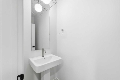 72 Calhoun Rise Ne, Calgary, AB - Indoor Photo Showing Bathroom