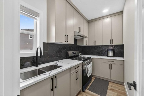 67 Lakes Estates Circle, Strathmore, AB - Indoor Photo Showing Kitchen