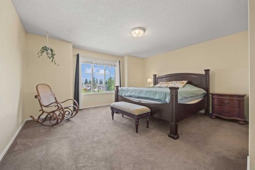 71 Somercrest Close Sw, Calgary, AB - Indoor Photo Showing Bedroom
