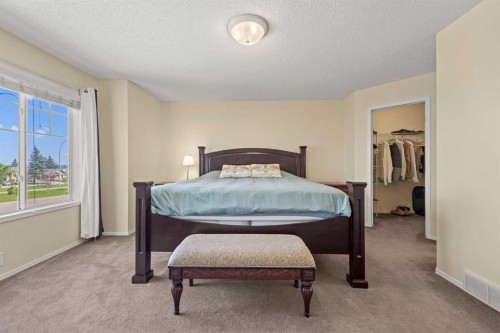 71 Somercrest Close Sw, Calgary, AB - Indoor Photo Showing Bedroom
