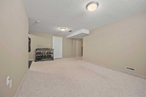 71 Somercrest Close Sw, Calgary, AB - Indoor Photo Showing Other Room
