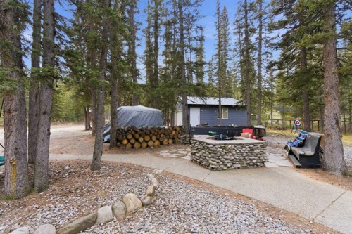 15 Park Point, Bragg Creek, AB - Outdoor