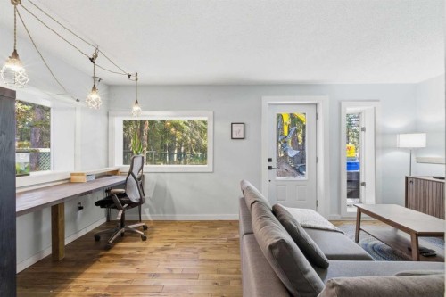 15 Park Point, Bragg Creek, AB - Indoor Photo Showing Office