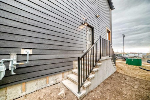 131 Sawgrass Gate Nw, Airdrie, AB - Outdoor With Exterior