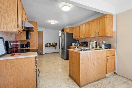 132 Scenic Cove Circle Nw, Calgary, AB - Indoor Photo Showing Kitchen
