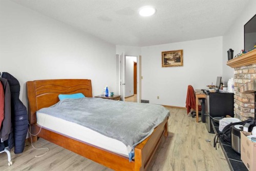 132 Scenic Cove Circle Nw, Calgary, AB - Indoor Photo Showing Bedroom