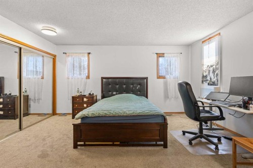 132 Scenic Cove Circle Nw, Calgary, AB - Indoor Photo Showing Bedroom