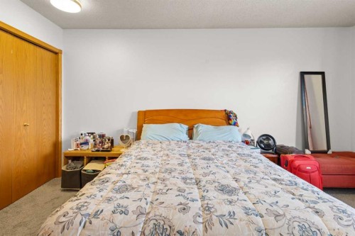 132 Scenic Cove Circle Nw, Calgary, AB - Indoor Photo Showing Bedroom