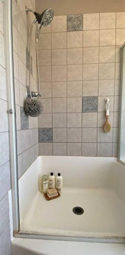 179 Sierra Morena Landing Sw, Calgary, AB - Indoor Photo Showing Bathroom