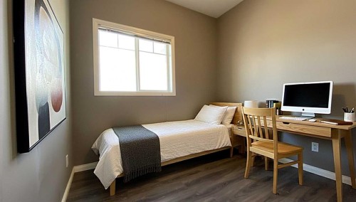 179 Sierra Morena Landing Sw, Calgary, AB - Indoor Photo Showing Bedroom