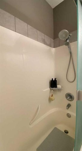 179 Sierra Morena Landing Sw, Calgary, AB - Indoor Photo Showing Bathroom