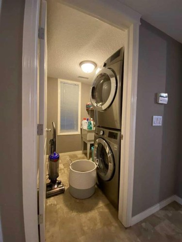 179 Sierra Morena Landing Sw, Calgary, AB - Indoor Photo Showing Laundry Room