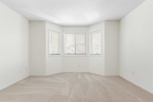 119 Royal Birch Villas Nw, Calgary, AB - Indoor Photo Showing Other Room