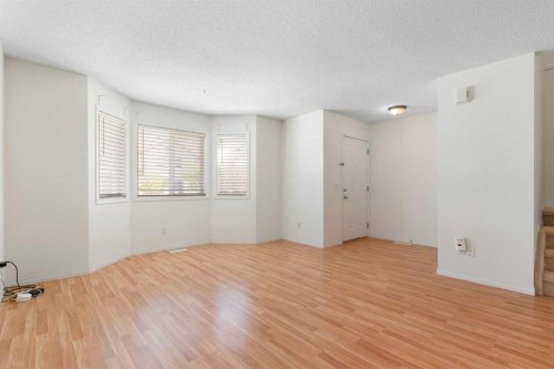 119 Royal Birch Villas Nw, Calgary, AB - Indoor Photo Showing Other Room