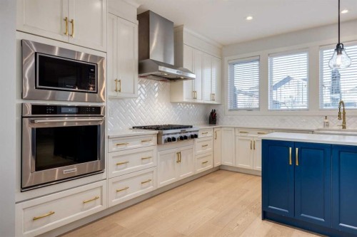 37 Cattail Run, Rural Rocky View County, AB - Indoor Photo Showing Kitchen With Upgraded Kitchen