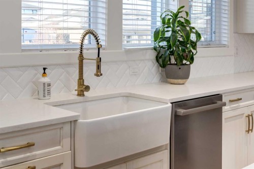 37 Cattail Run, Rural Rocky View County, AB - Indoor Photo Showing Kitchen