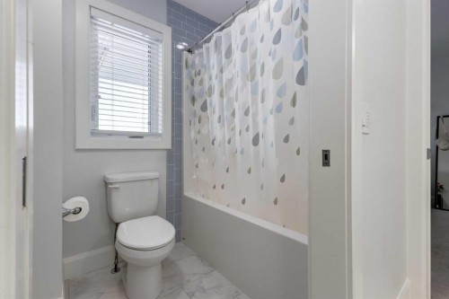 37 Cattail Run, Rural Rocky View County, AB - Indoor Photo Showing Bathroom