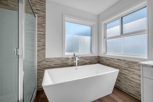 80 Canoe Square Sw, Airdrie, AB - Indoor Photo Showing Bathroom