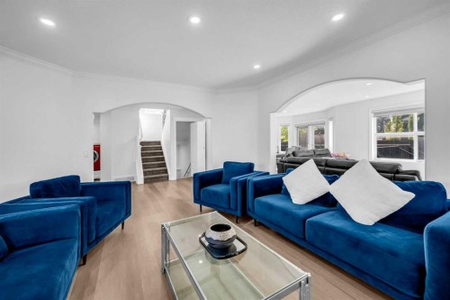 80 Canoe Square Sw, Airdrie, AB - Indoor Photo Showing Living Room