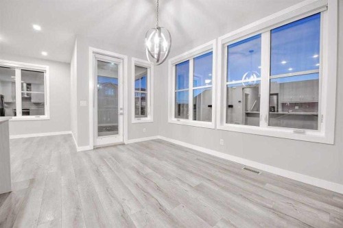 917 Crestridge Common Sw, Calgary, AB - Indoor Photo Showing Other Room