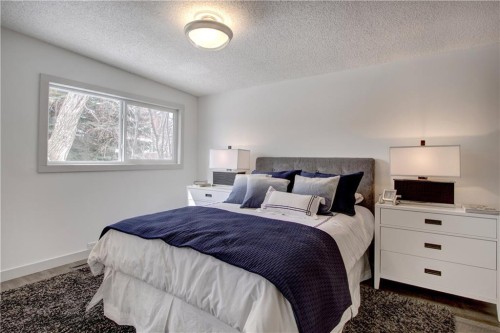 10212 7 Street Sw, Calgary, AB - Indoor Photo Showing Bedroom