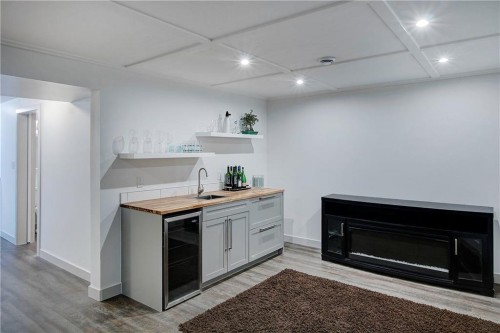 10212 7 Street Sw, Calgary, AB - Indoor