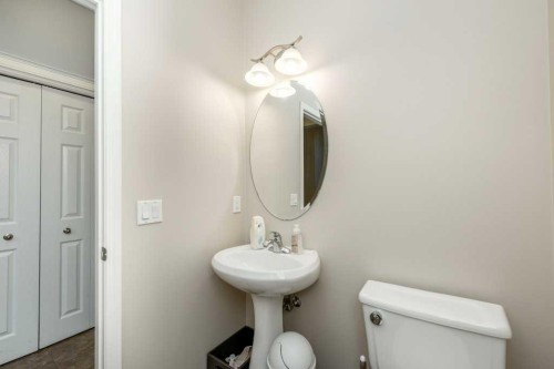 1119 Panamount Boulevard Nw, Calgary, AB - Indoor Photo Showing Bathroom