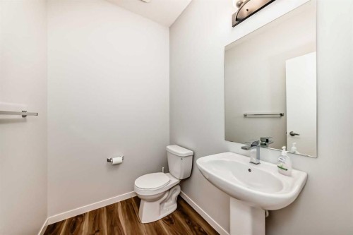 129-42 Cranbrook Gardens Se, Calgary, AB - Indoor Photo Showing Bathroom