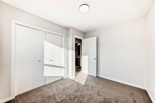 129-42 Cranbrook Gardens Se, Calgary, AB - Indoor Photo Showing Other Room