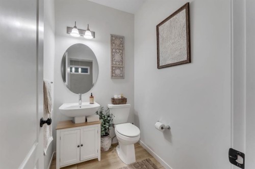 128 Seton Villas Se, Calgary, AB - Indoor Photo Showing Bathroom