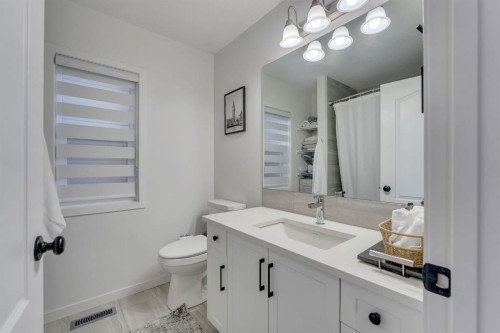 128 Seton Villas Se, Calgary, AB - Indoor Photo Showing Bathroom