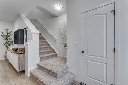 128 Seton Villas Se, Calgary, AB - Indoor Photo Showing Other Room