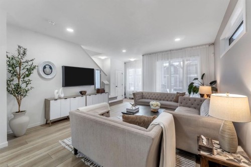 128 Seton Villas Se, Calgary, AB - Indoor