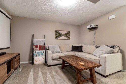 161 Mahogany Drive Se, Calgary, AB - Indoor Photo Showing Living Room