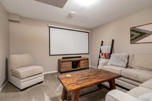 161 Mahogany Drive Se, Calgary, AB - Indoor Photo Showing Living Room