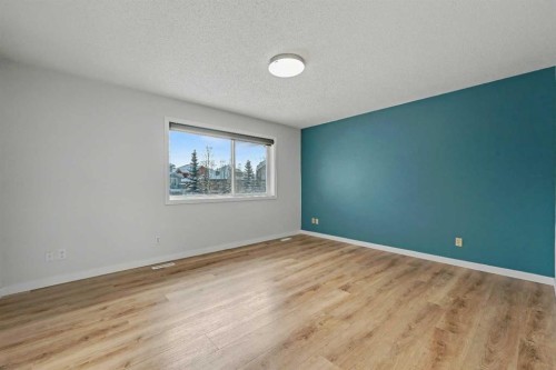 134 Autumn Gardens Se, Calgary, AB - Indoor Photo Showing Other Room