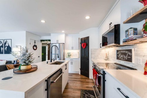 147 Chaparral Ridge Circle Se, Calgary, AB - Indoor Photo Showing Kitchen With Stainless Steel Kitchen With Upgraded Kitchen