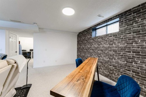 147 Chaparral Ridge Circle Se, Calgary, AB - Indoor Photo Showing Other Room