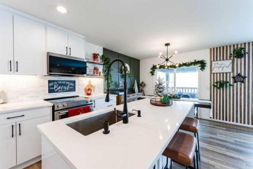 147 Chaparral Ridge Circle Se, Calgary, AB - Indoor Photo Showing Kitchen With Upgraded Kitchen