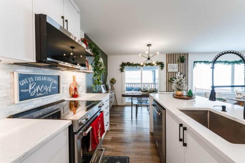 147 Chaparral Ridge Circle Se, Calgary, AB - Indoor Photo Showing Kitchen With Upgraded Kitchen