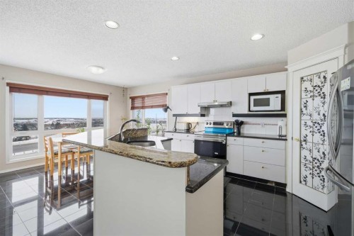 62 Hampstead Gardens Nw, Calgary, AB - Indoor Photo Showing Kitchen