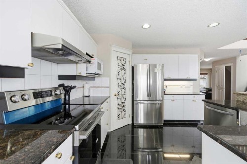 62 Hampstead Gardens Nw, Calgary, AB - Indoor Photo Showing Kitchen With Stainless Steel Kitchen With Upgraded Kitchen