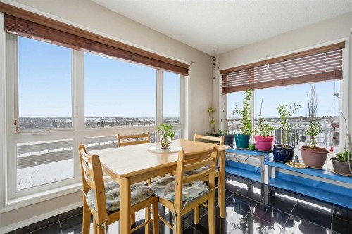 62 Hampstead Gardens Nw, Calgary, AB - Indoor Photo Showing Dining Room