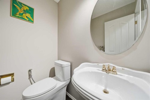 62 Hampstead Gardens Nw, Calgary, AB - Indoor Photo Showing Bathroom