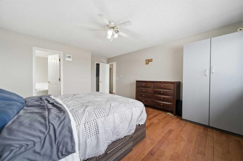 62 Hampstead Gardens Nw, Calgary, AB - Indoor Photo Showing Bedroom