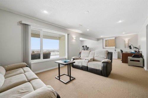 62 Hampstead Gardens Nw, Calgary, AB - Indoor Photo Showing Living Room